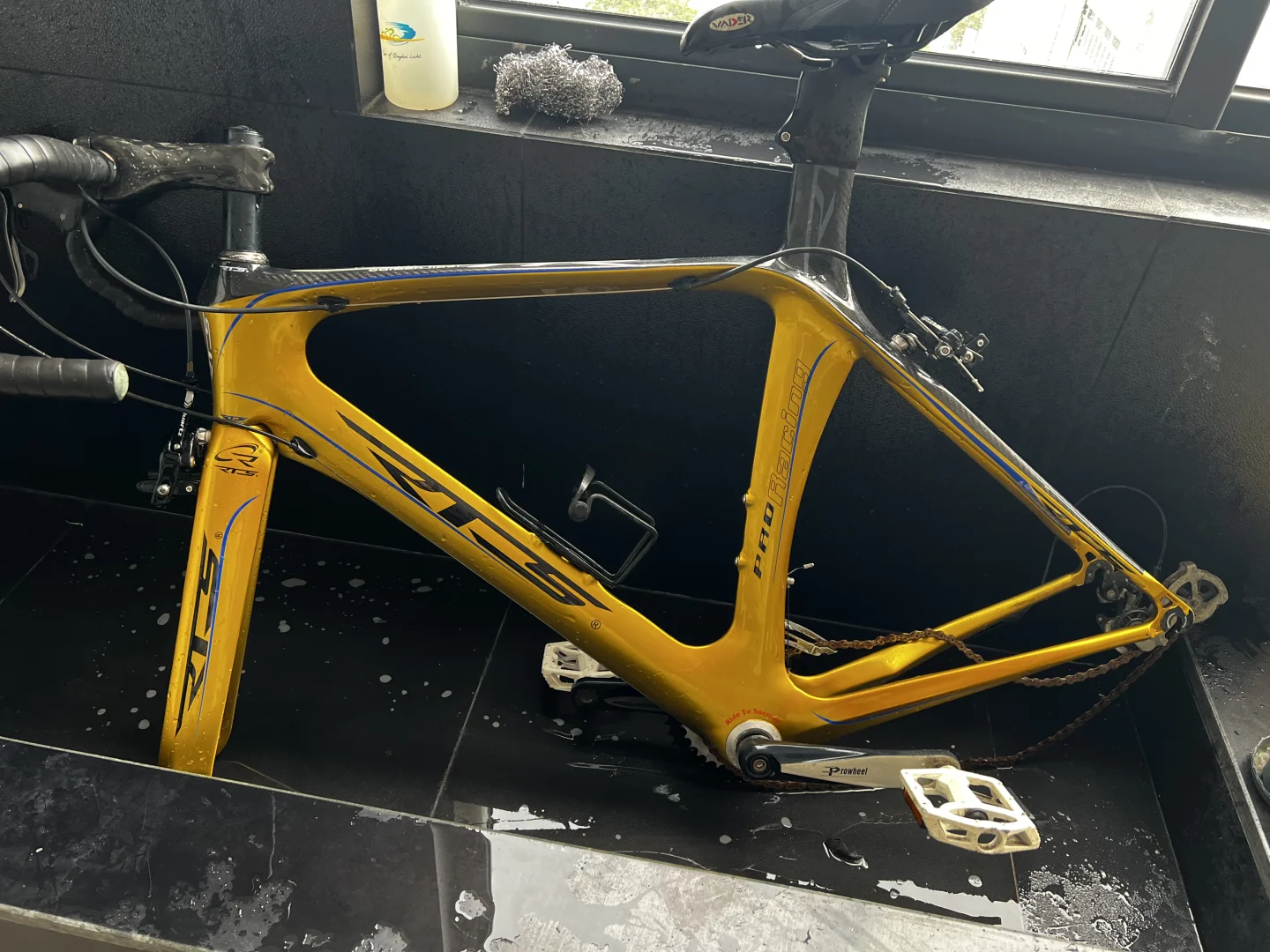 同事1000块钱收的 0划痕