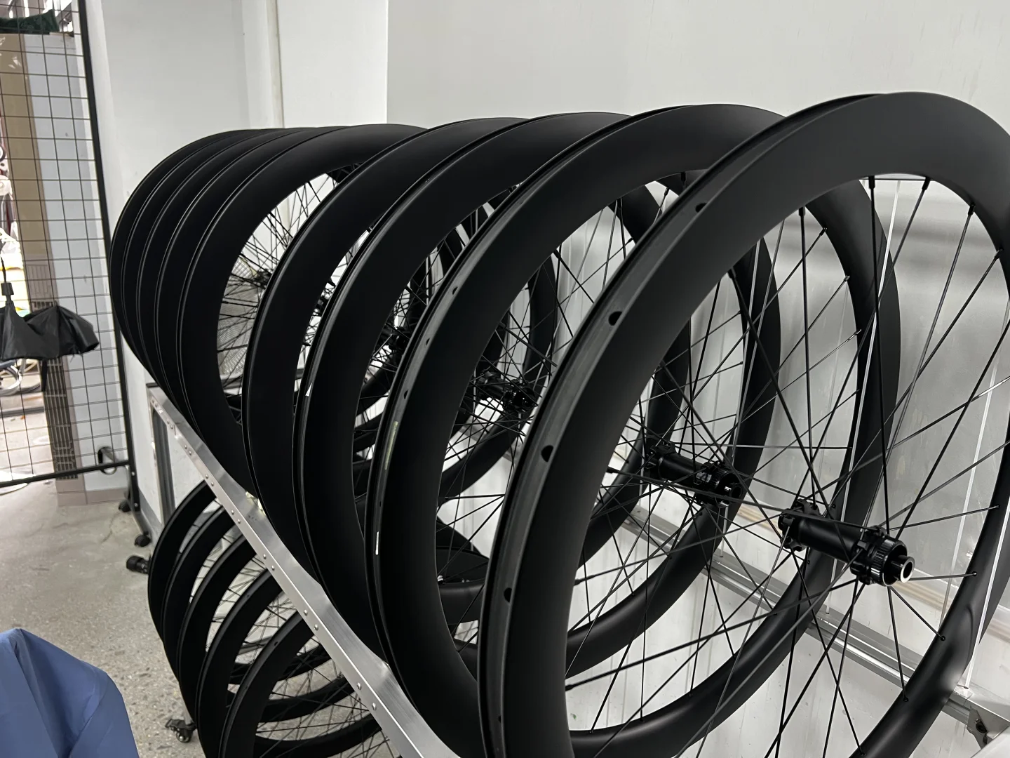 emmm 便宜的轮组卖的还挺好 再排一些