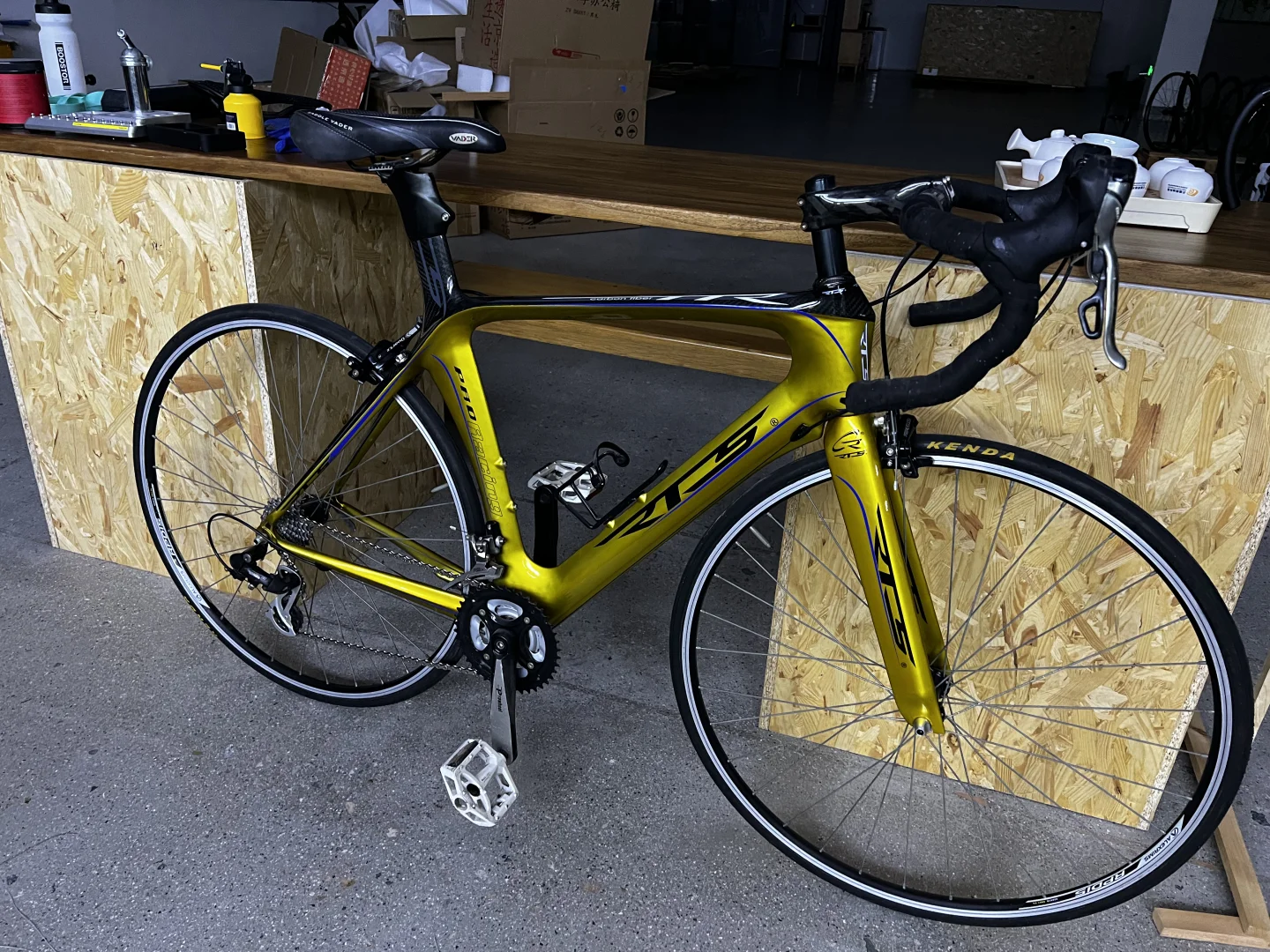 1000块买的碳架整车，来看看远方的圈刹吧