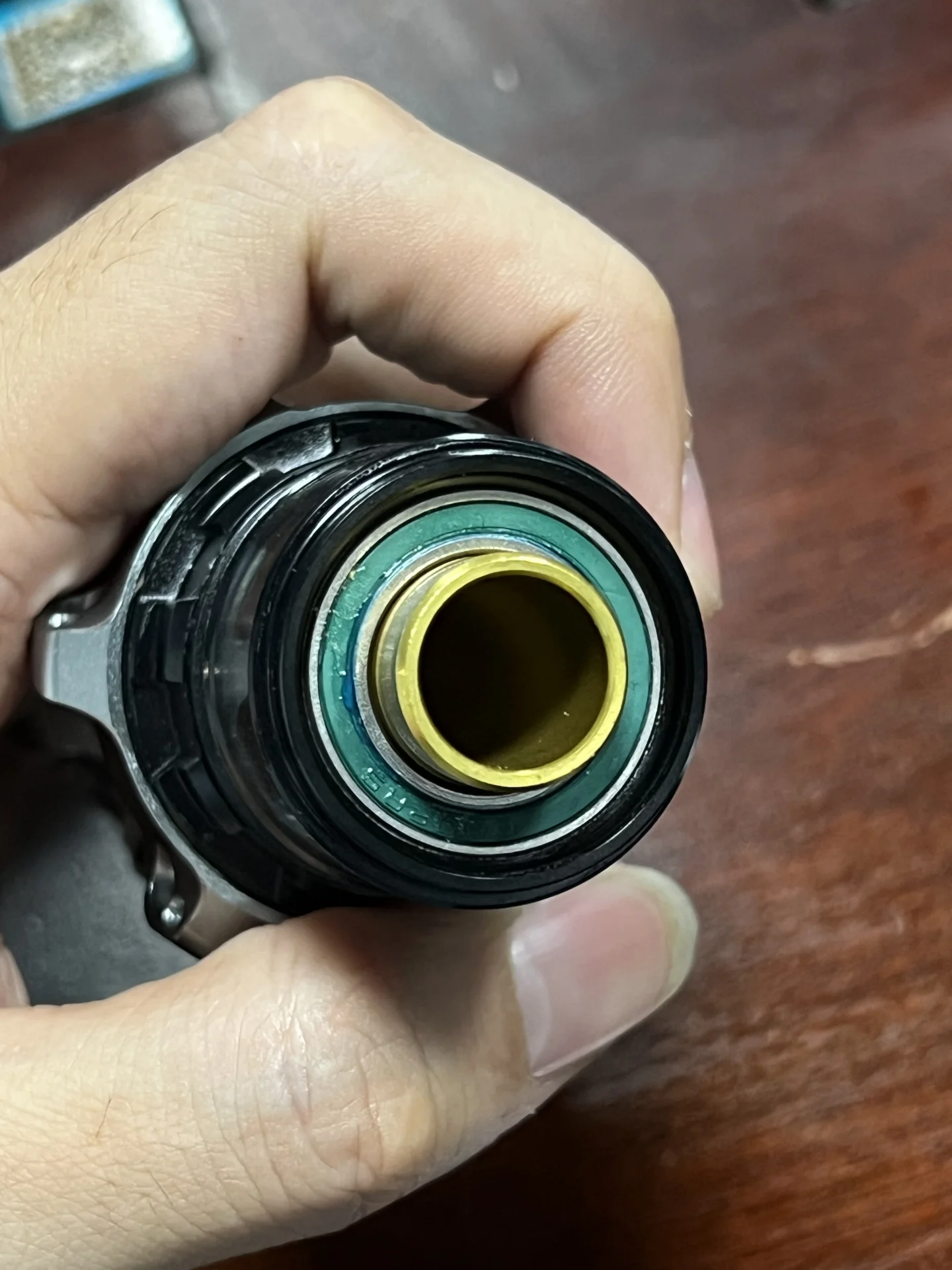 魔怔了魔怔了，轴承也想做初音色