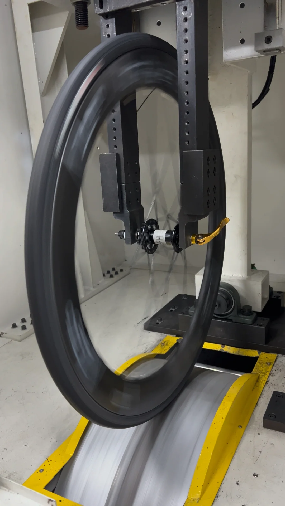 Boostor K6 轮圈障碍路测中