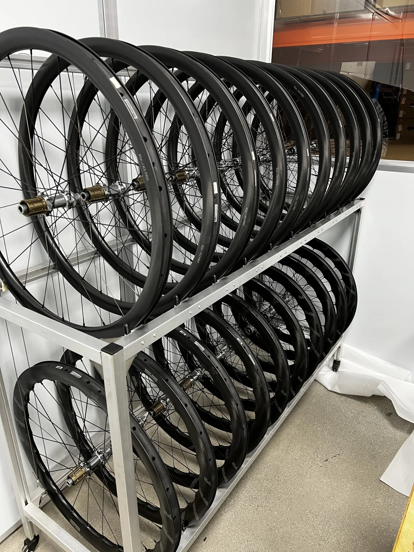 现有产品加单生产 k6继续优化排叠